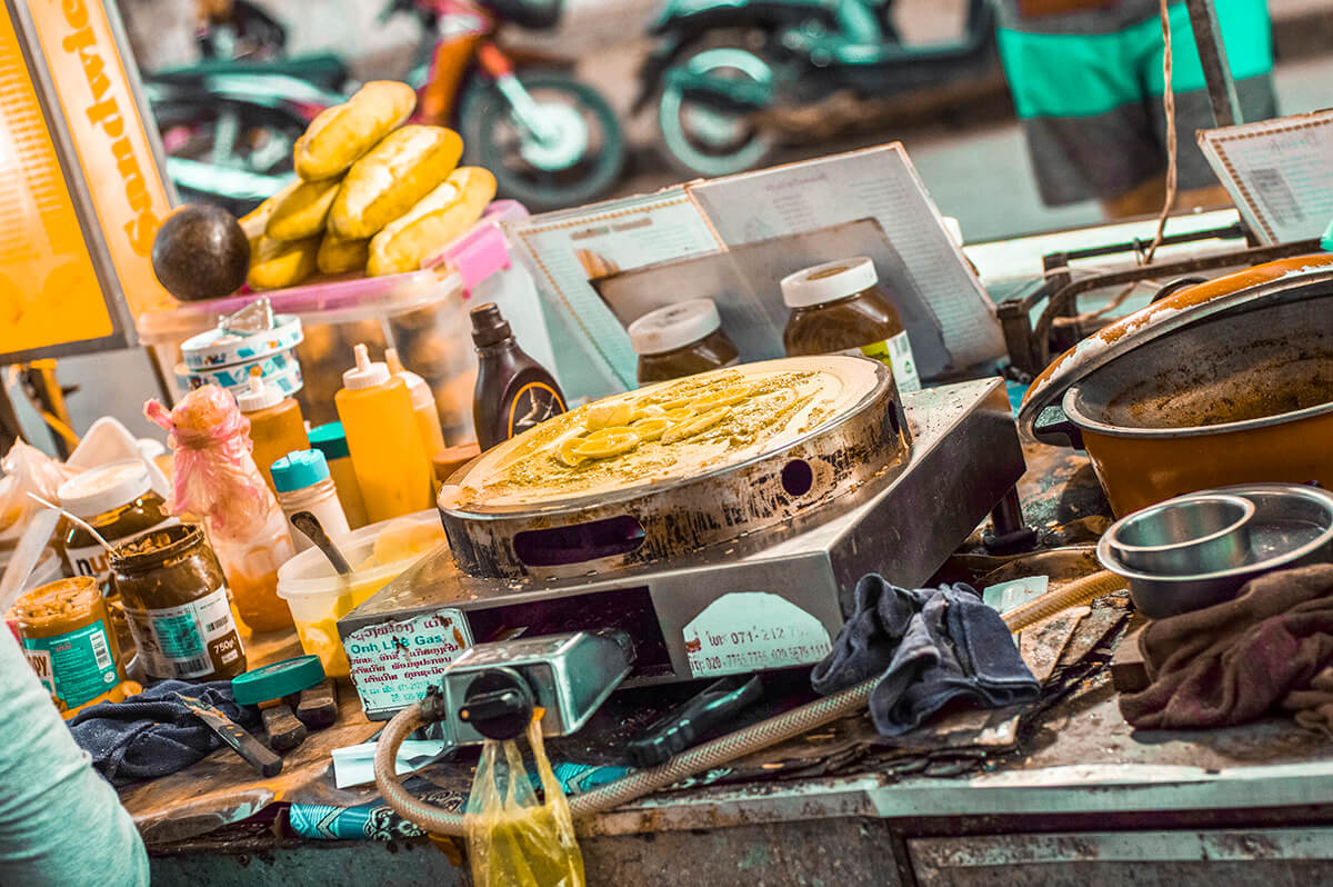 backpacking southeast asia - banana pancakes 