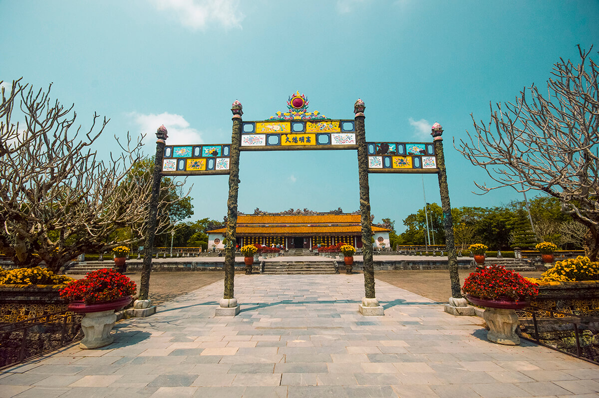 backpacking southeast asia - best time to visit vietnam